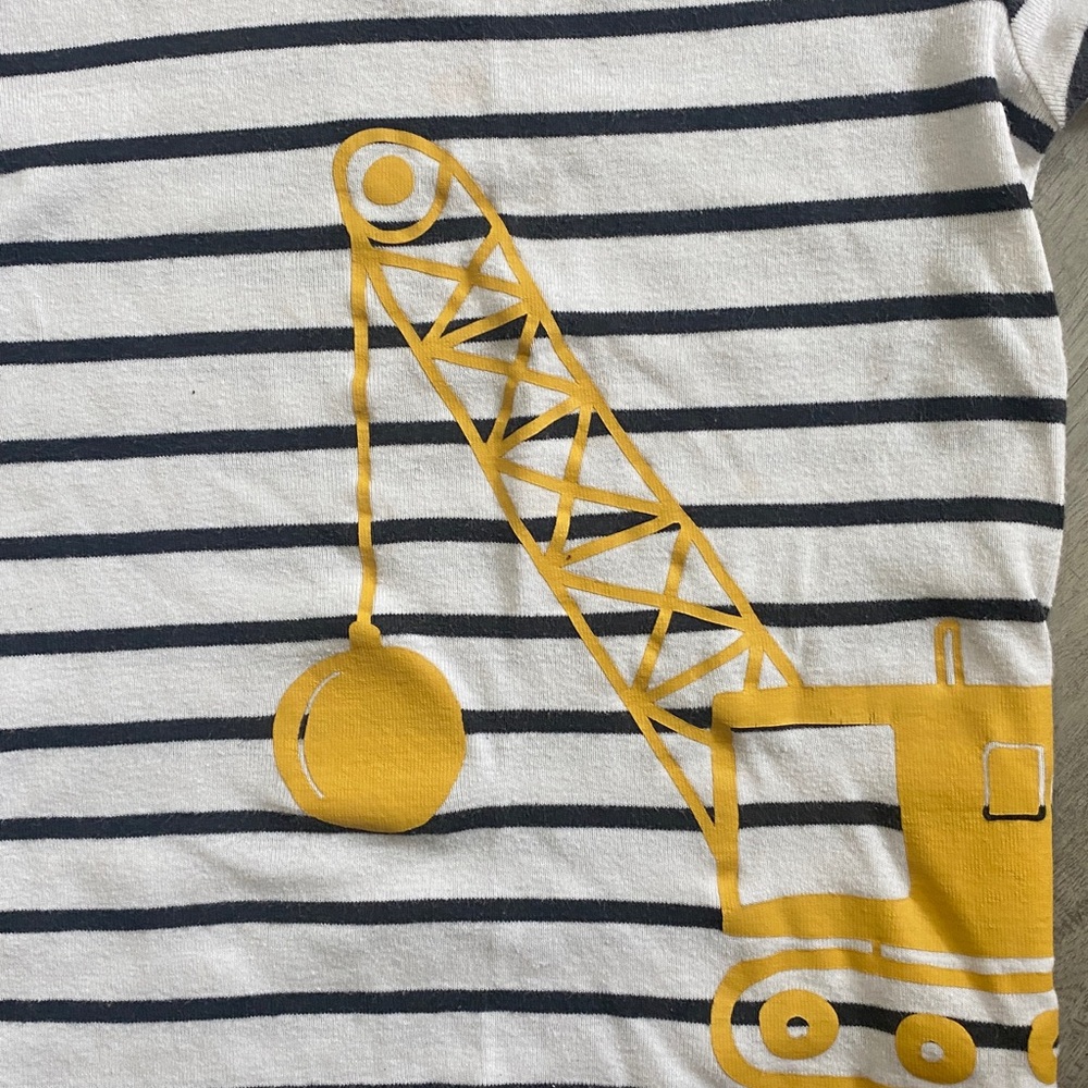 Carters cotton tractor pajama shirt size 5T - Picture 2 of 5